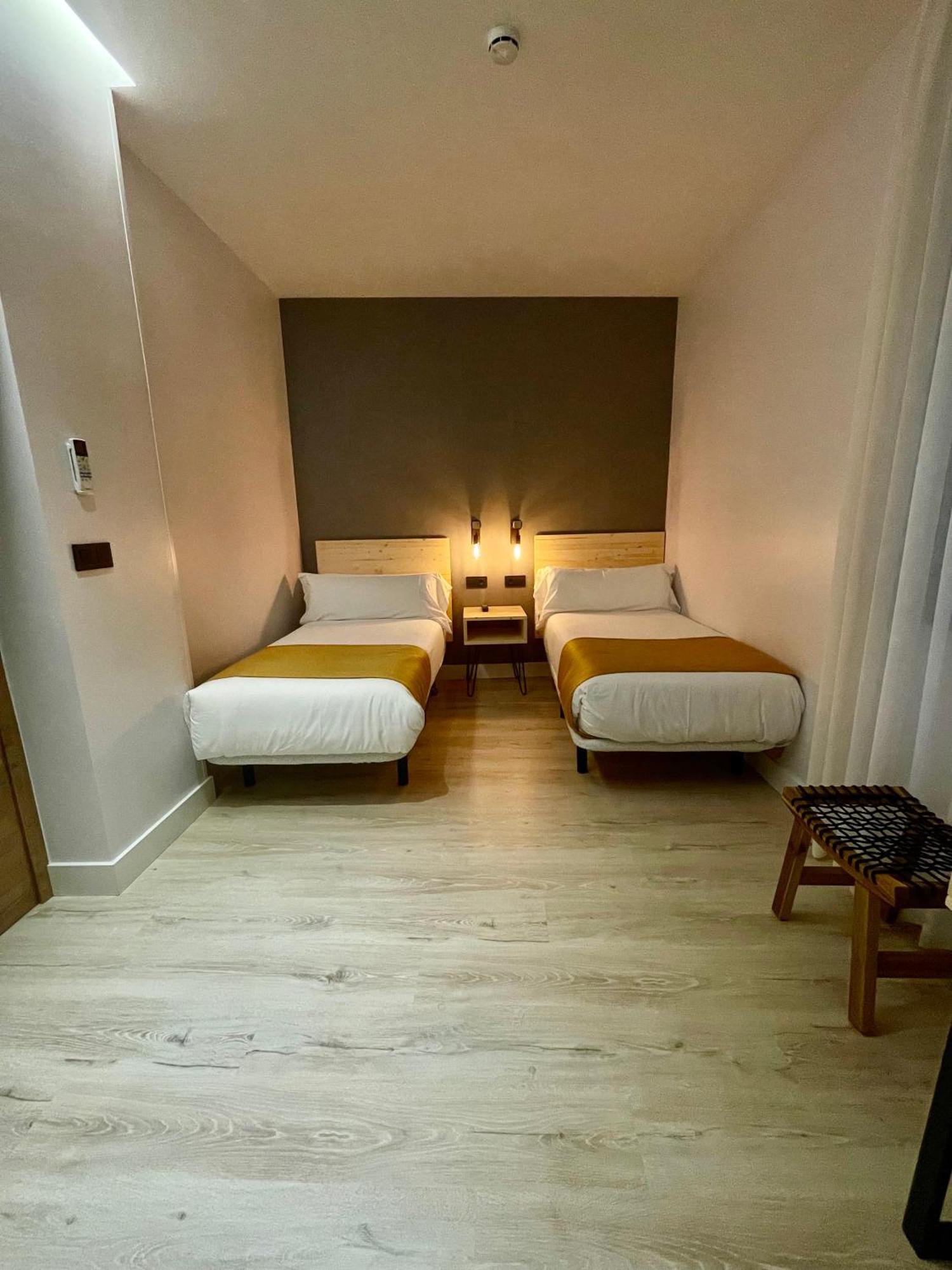 Hotel Casual Fuentes à Bilbao Extérieur photo